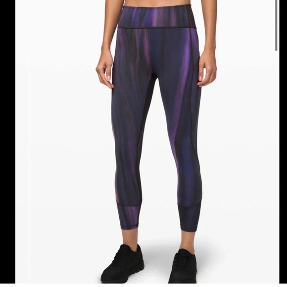 Lululemon in movement pants 25” - Picture 2 of 13